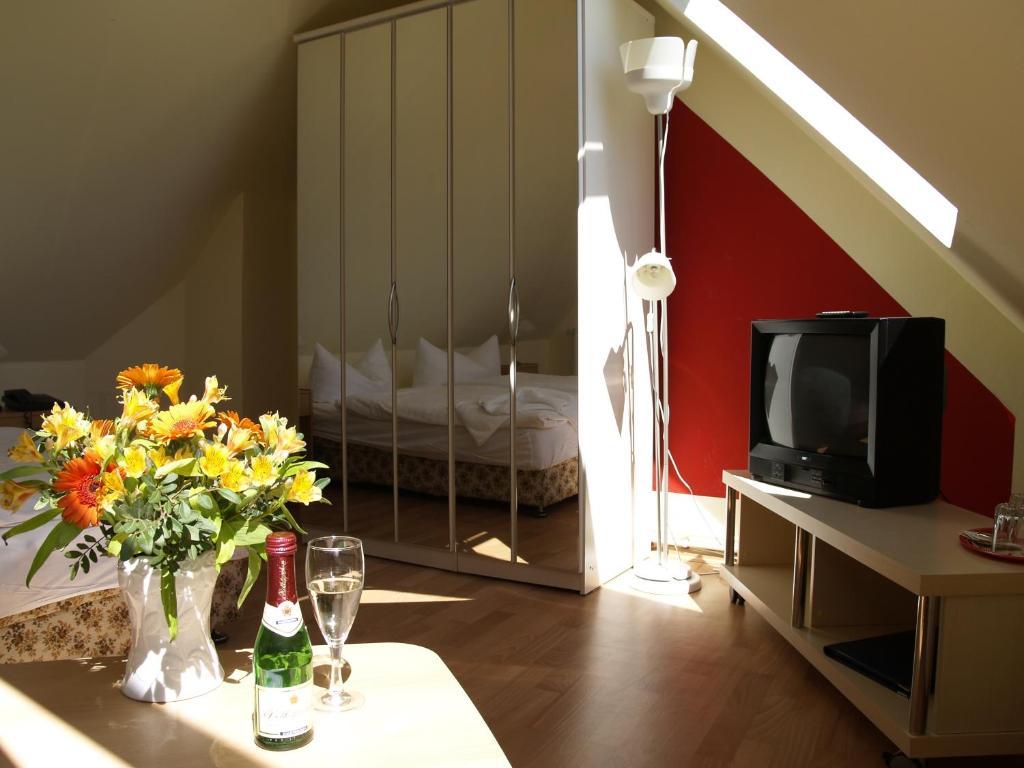 Hotel Pension Kirschstein Wolgast Extérieur photo